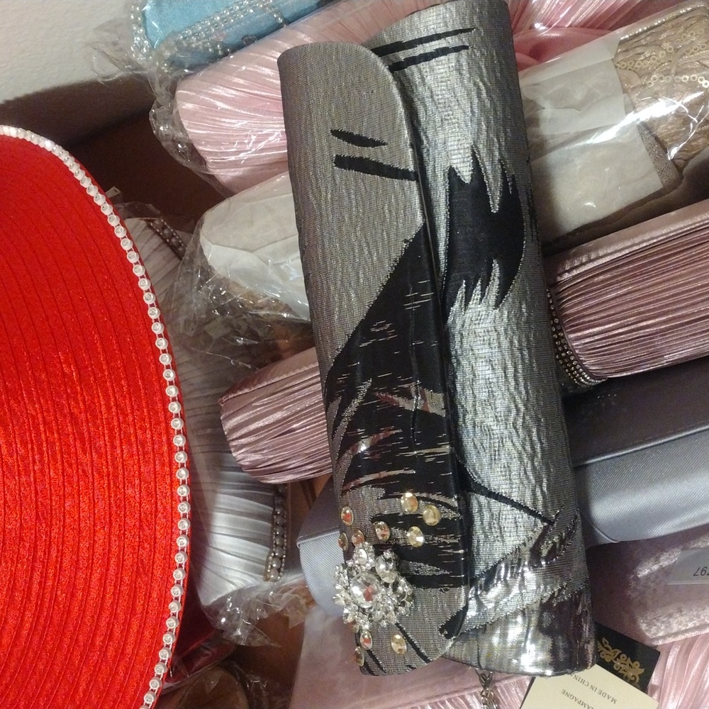 Purse - Picture 2 of 3